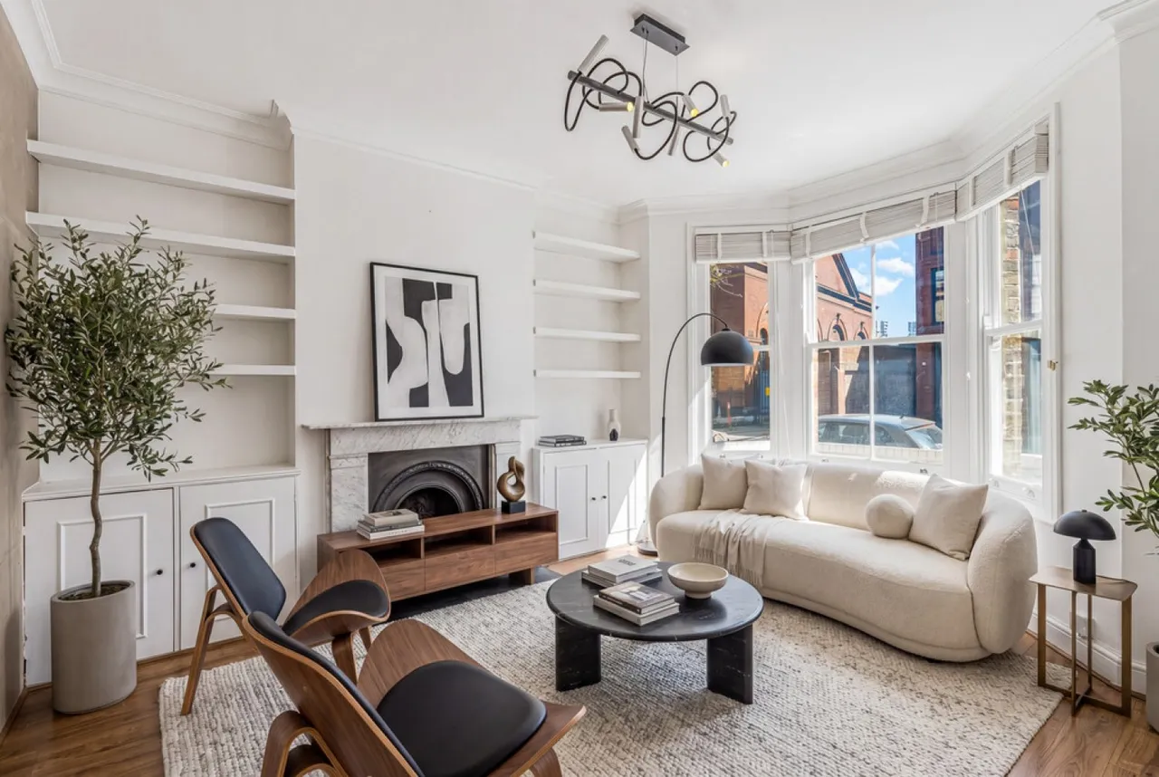 5 bed house for sale — Lots Road, Chelsea