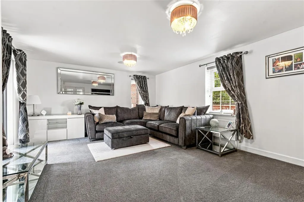 Brunel Avenue, Colsterworth, NG33, photo 3