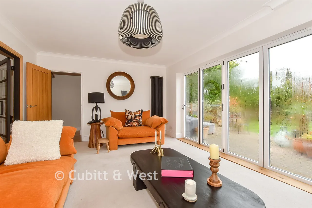 Manor Road, East Grinstead, RH19, photo 6