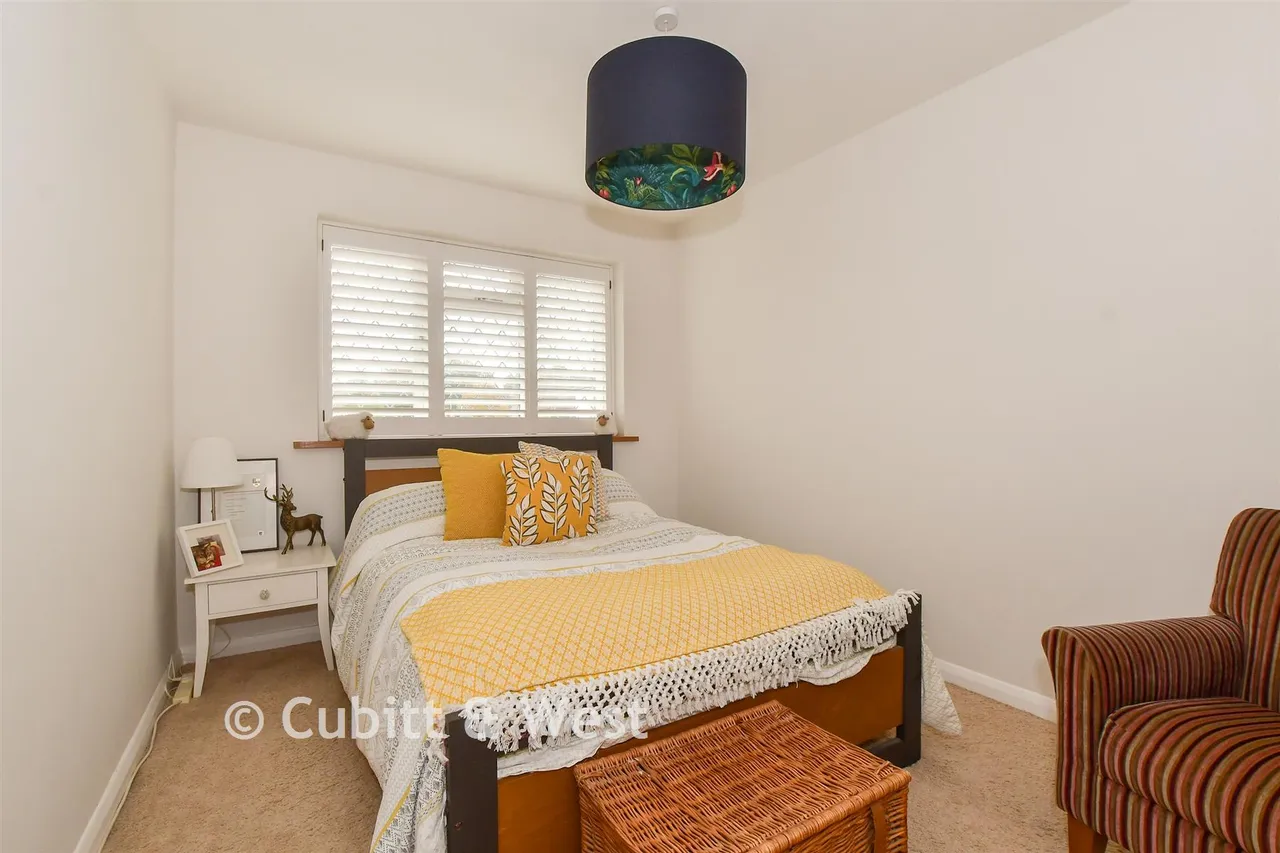 Manor Road, East Grinstead, RH19, photo 11