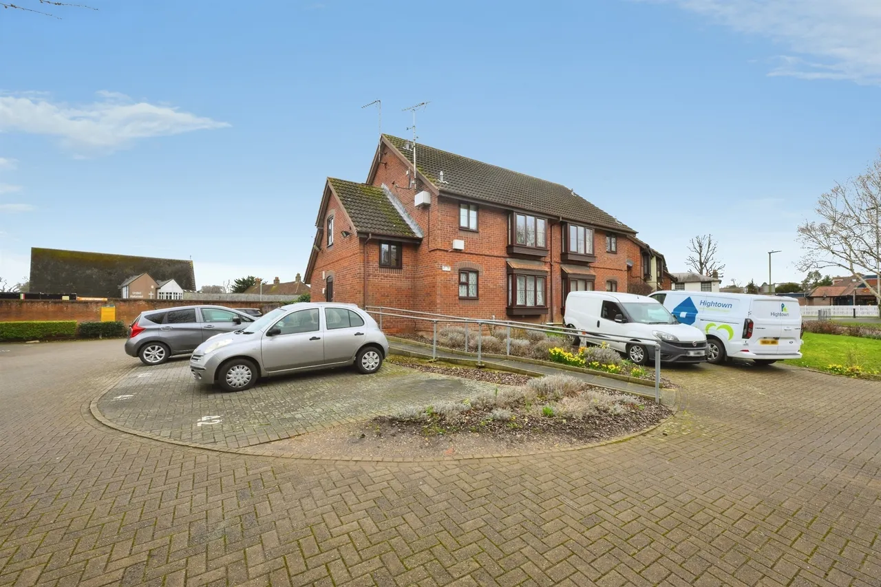 High Road, Broxbourne, photo 3