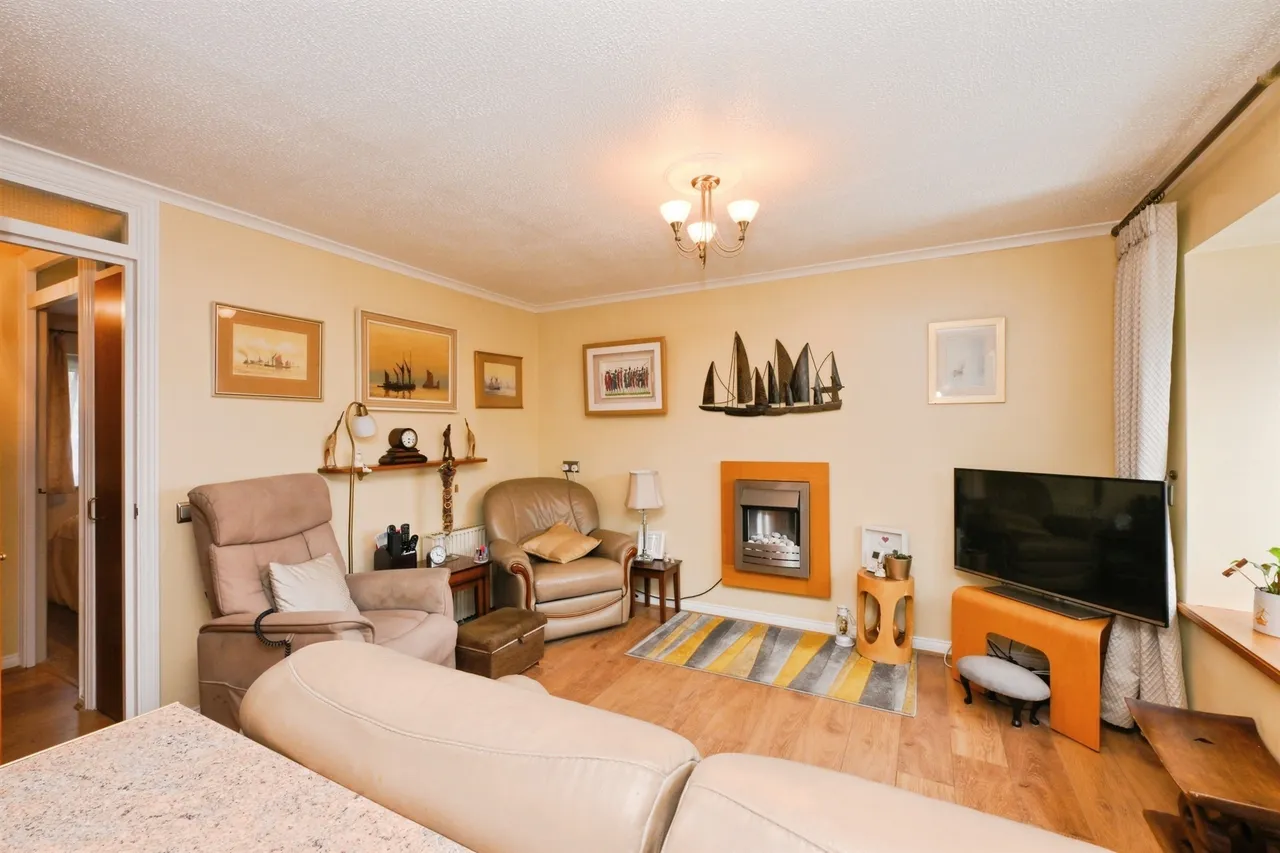 High Road, Broxbourne, photo 4