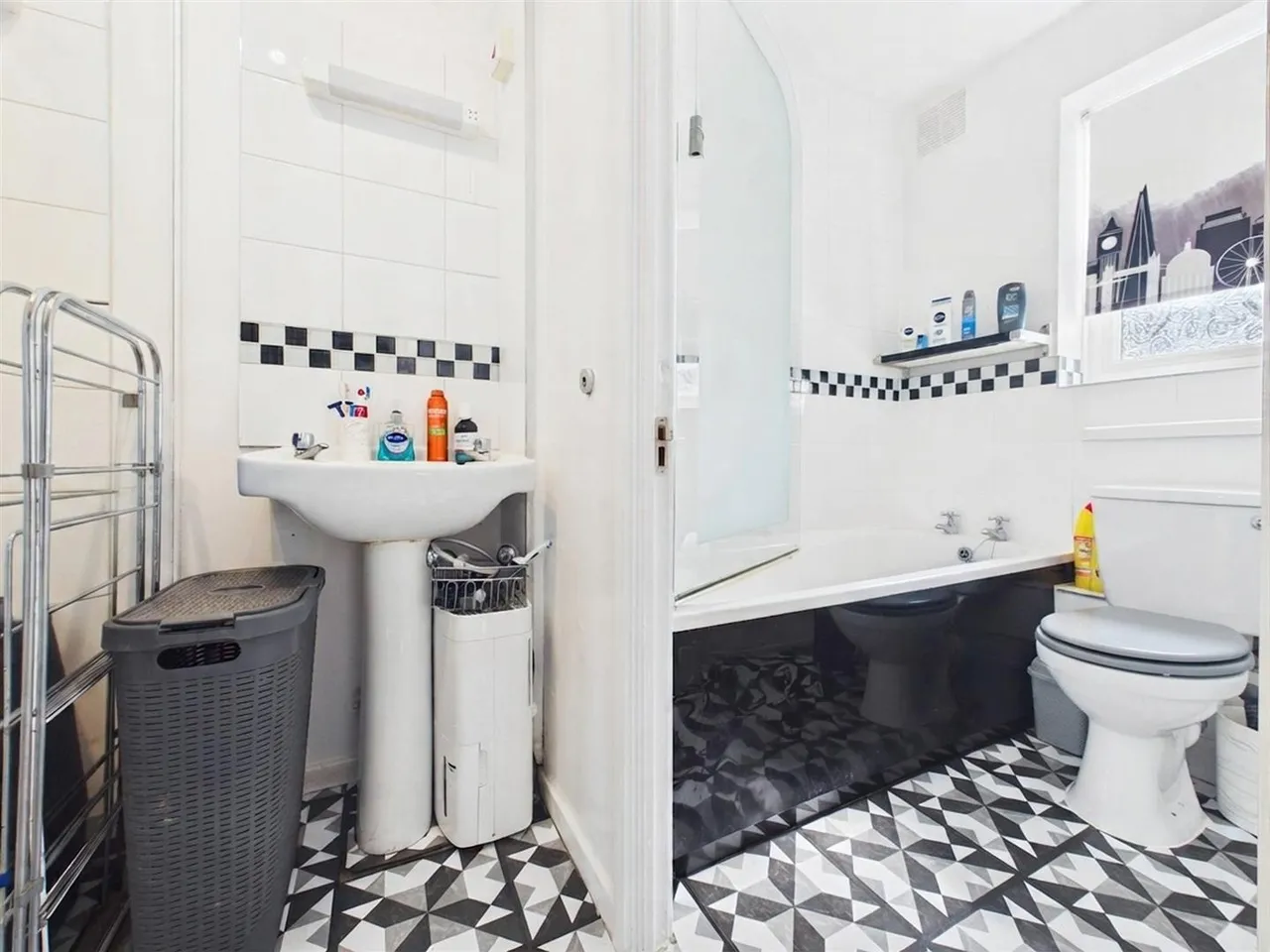 Abercorn Grove, Ruislip, Middlesex, HA4 7YP, photo 5