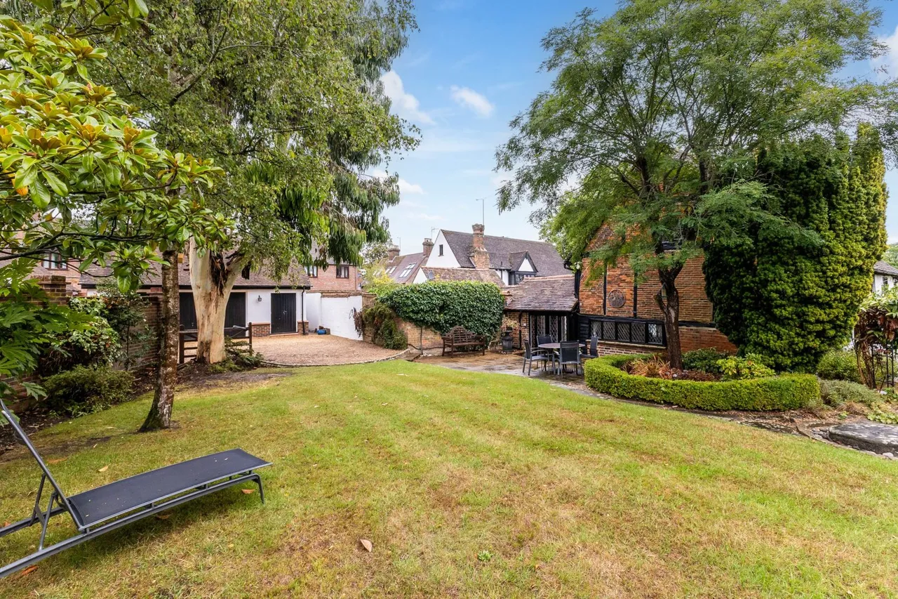 Leyton Road, Harpenden, AL5 2JB, photo 2