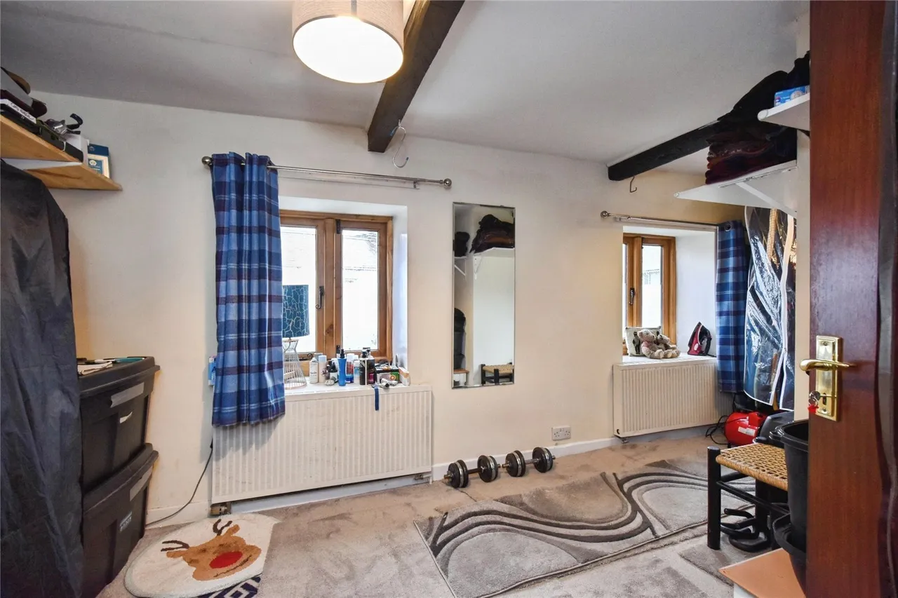 Queens Square, Llangadog, SA19, photo 21