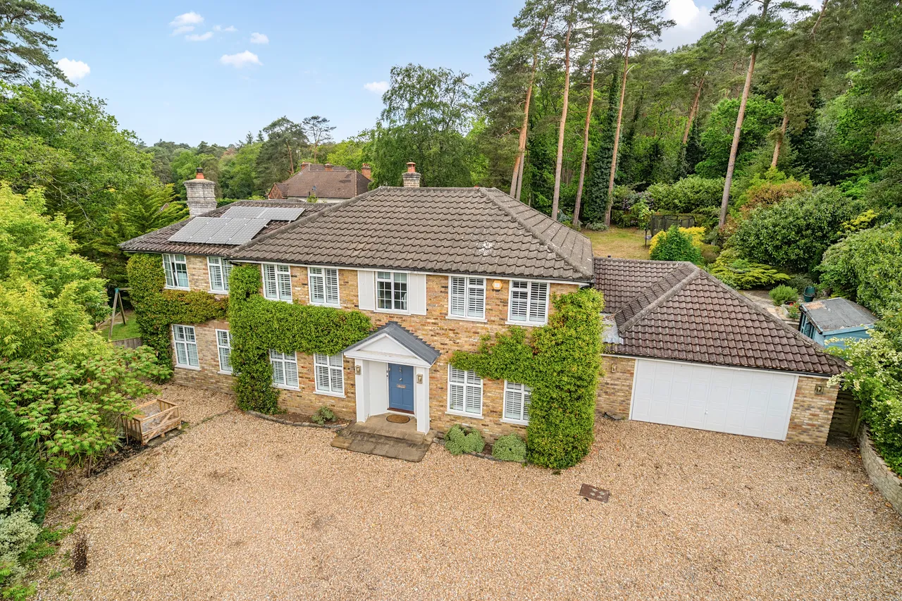 5 bed house for sale — Manor Gardens, Farnham, GU10