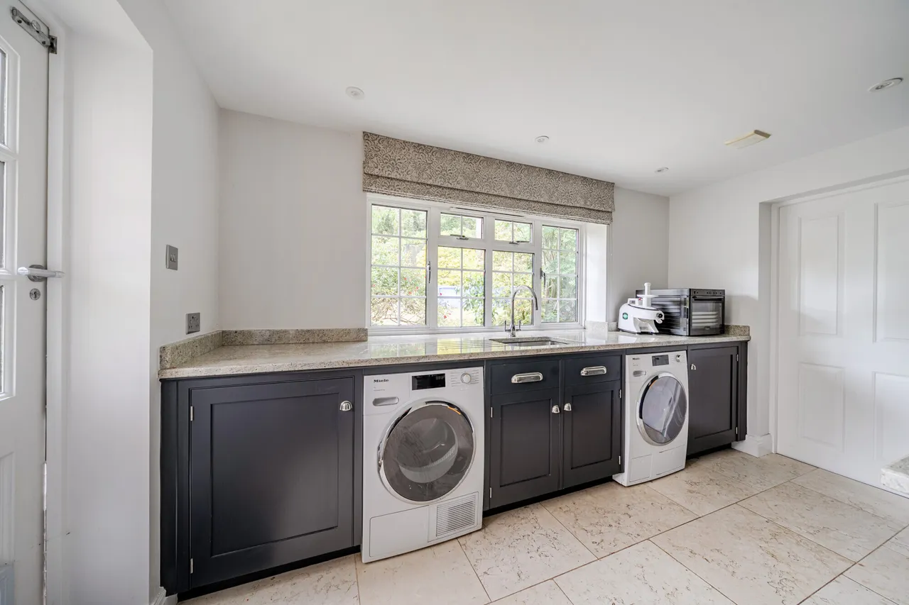 Manor Gardens, Farnham, GU10, photo 12