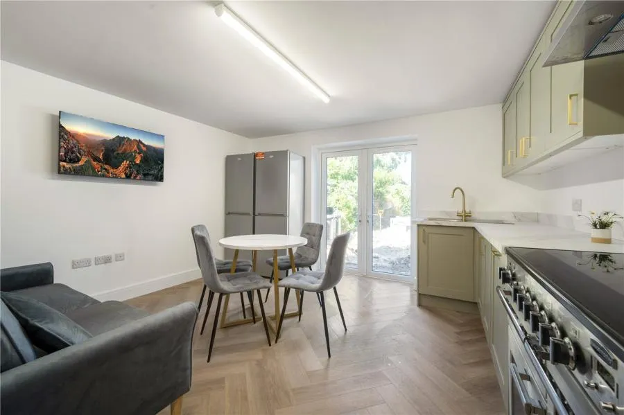 Royal Oak Road, Woking, GU21, photo 5