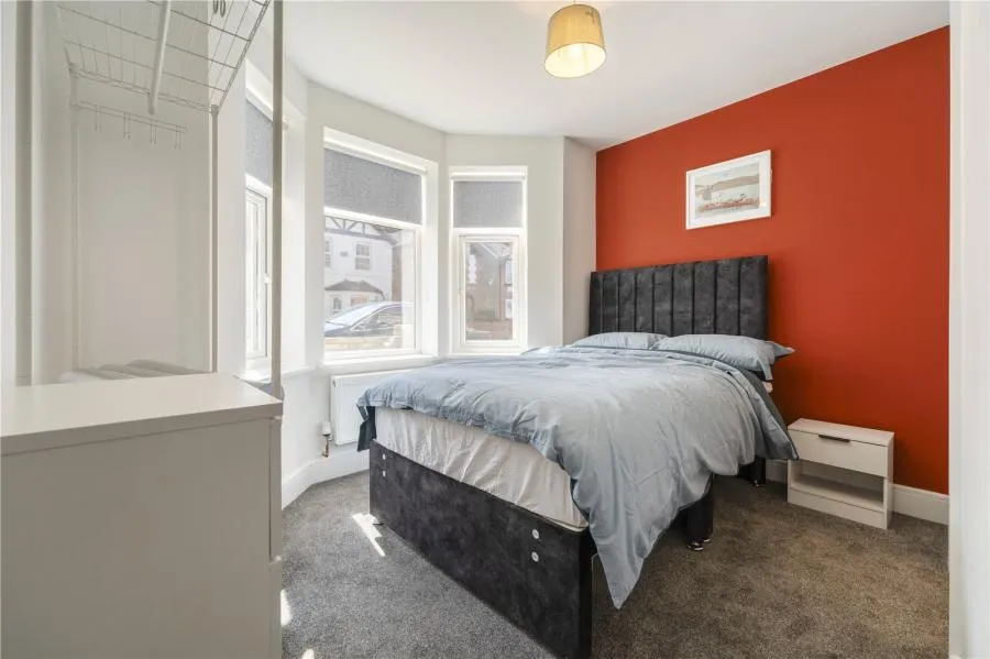 Royal Oak Road, Woking, GU21, photo 2