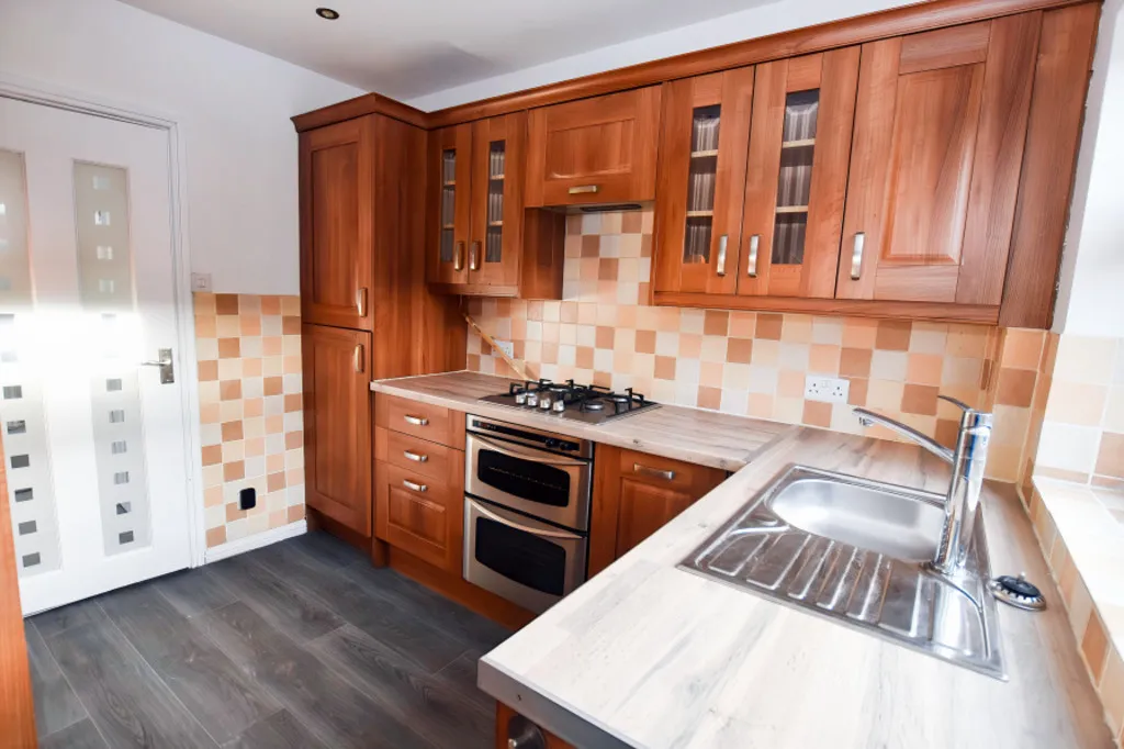 Price Close, Loggerheads, photo 7