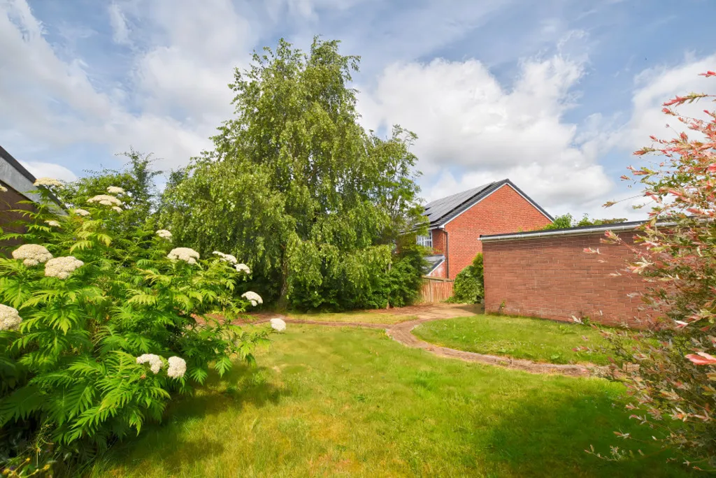Price Close, Loggerheads, photo 3
