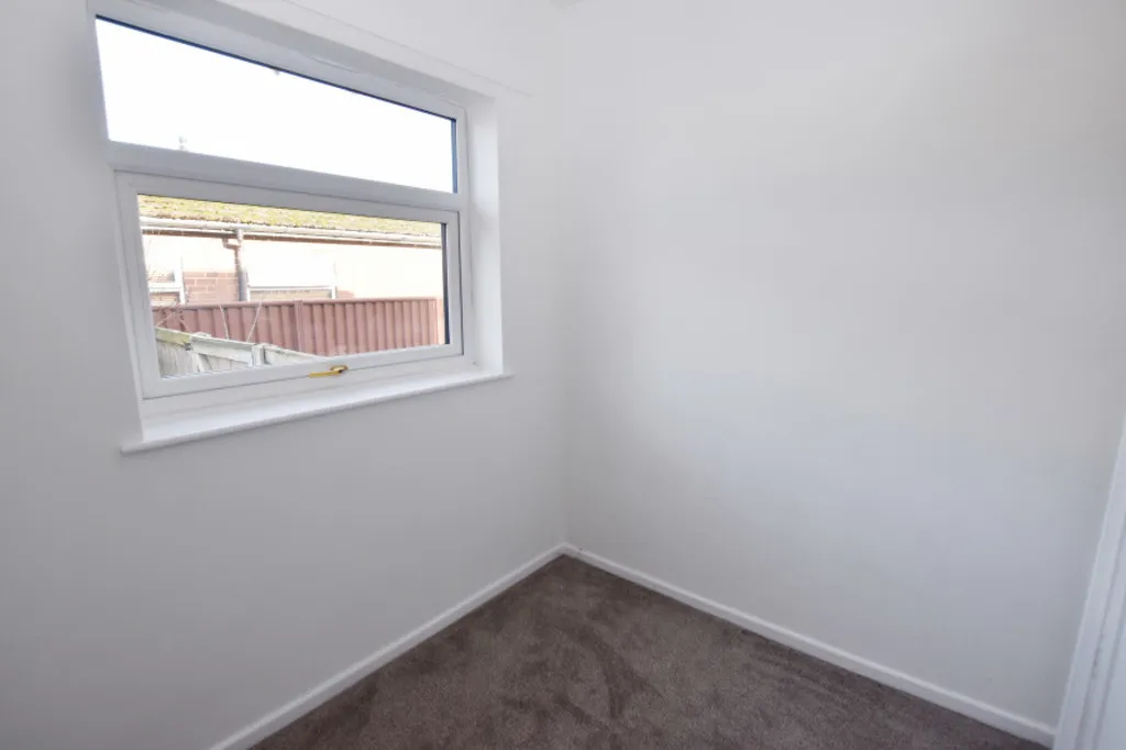 Price Close, Loggerheads, photo 12