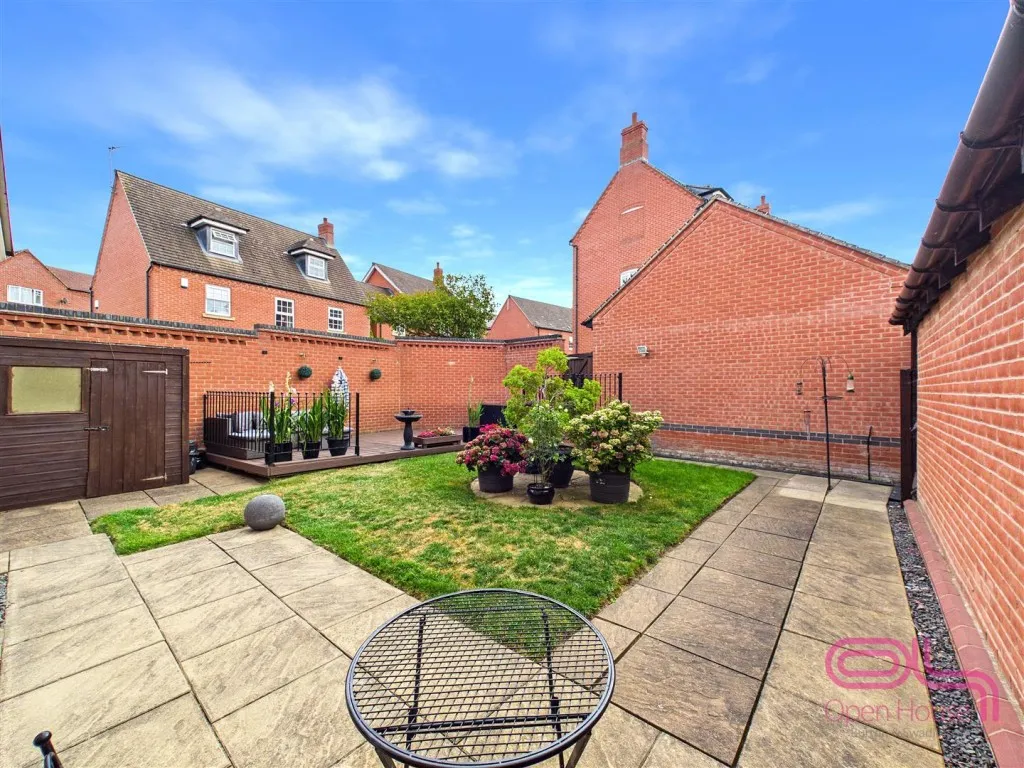 Cranfield Avenue, Church Gresley, DE11, photo 33