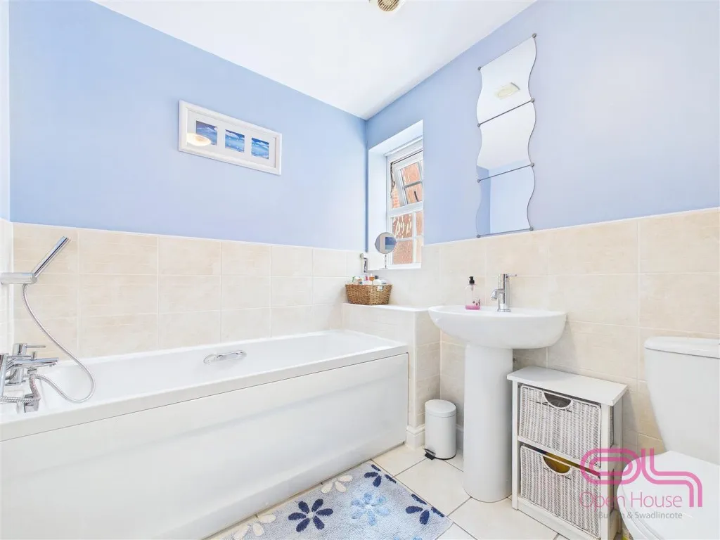 Cranfield Avenue, Church Gresley, DE11, photo 20