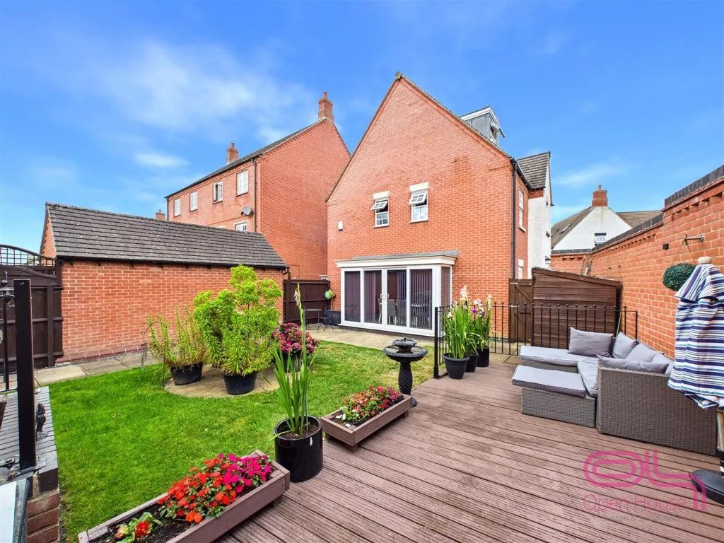 Cranfield Avenue, Church Gresley, DE11, photo 35