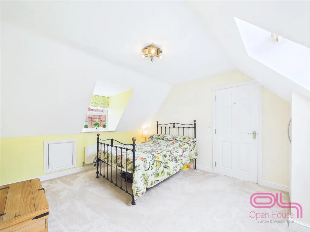 Cranfield Avenue, Church Gresley, DE11, photo 31