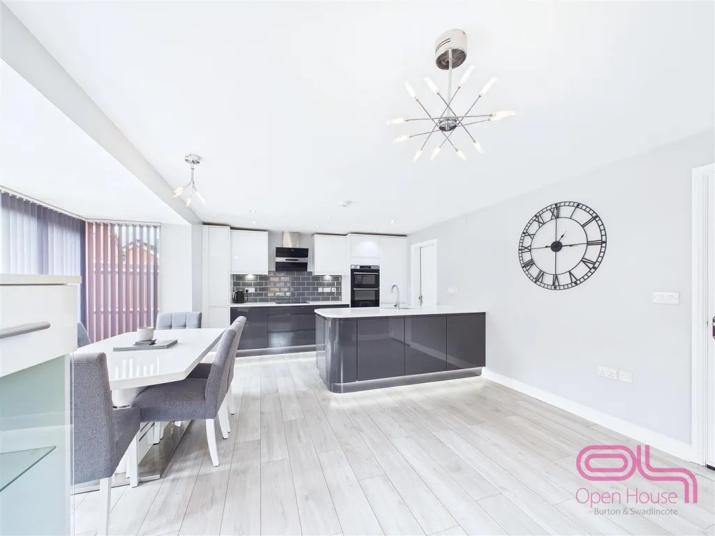 Cranfield Avenue, Church Gresley, DE11, photo 11