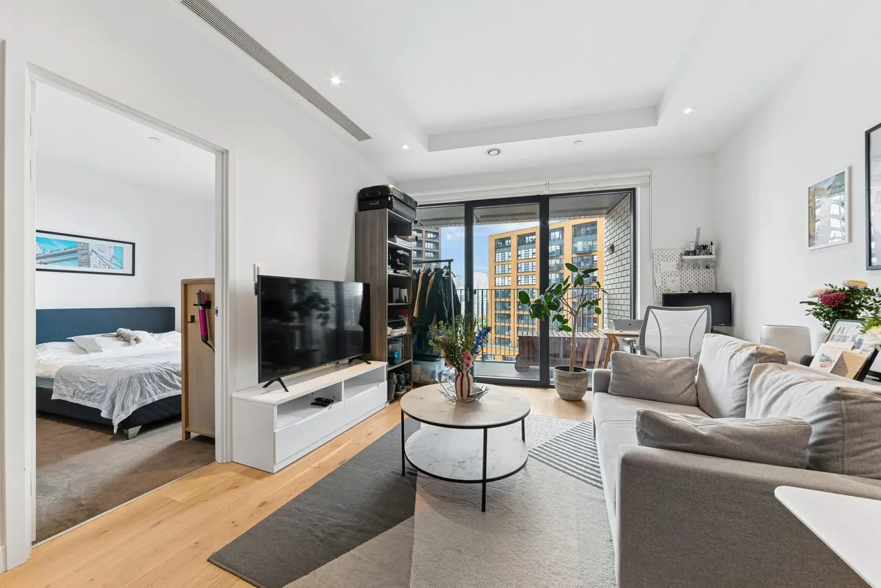 1 bed flat for sale, City Island Way, E14
