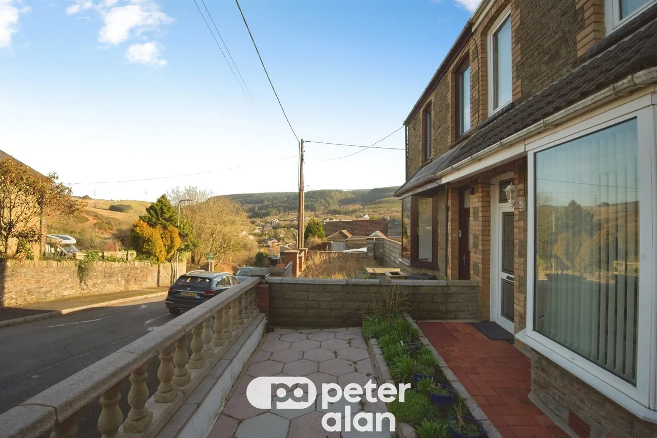 Hillgrove Port Talbot, SA13, photo 17