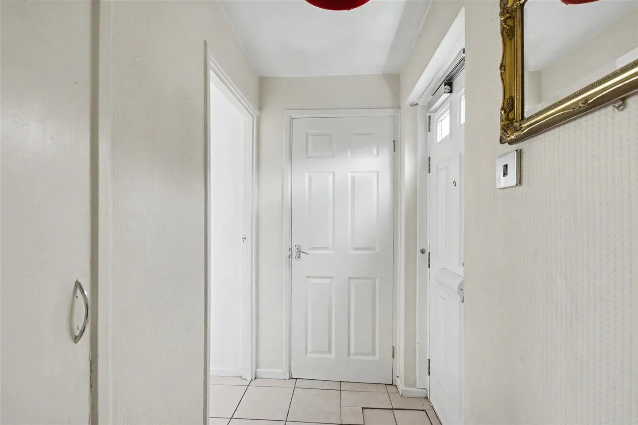 Bedford Court, Stapleford, NG9, photo 6