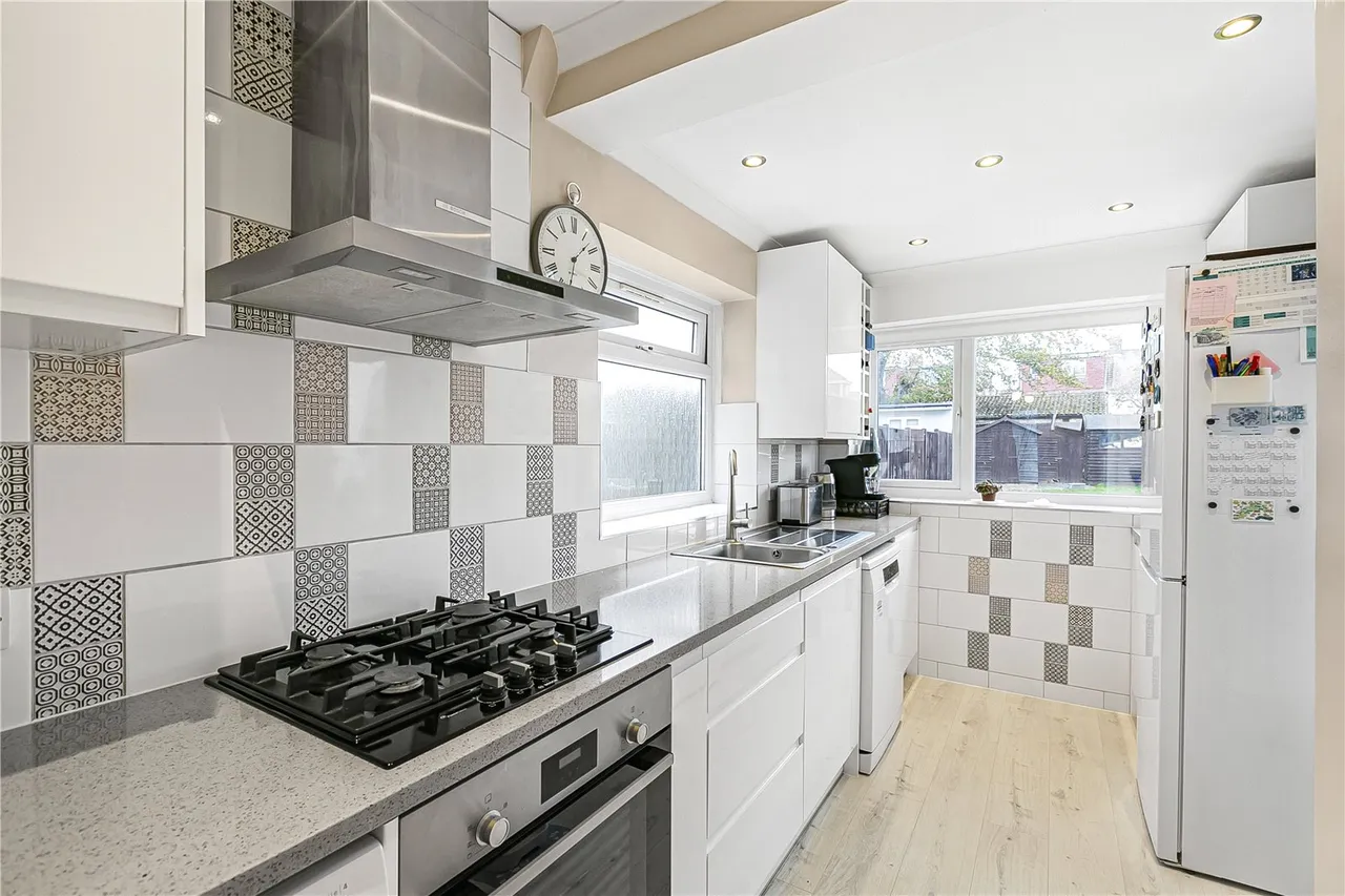 Connaught Avenue, Hounslow, TW4, photo 3