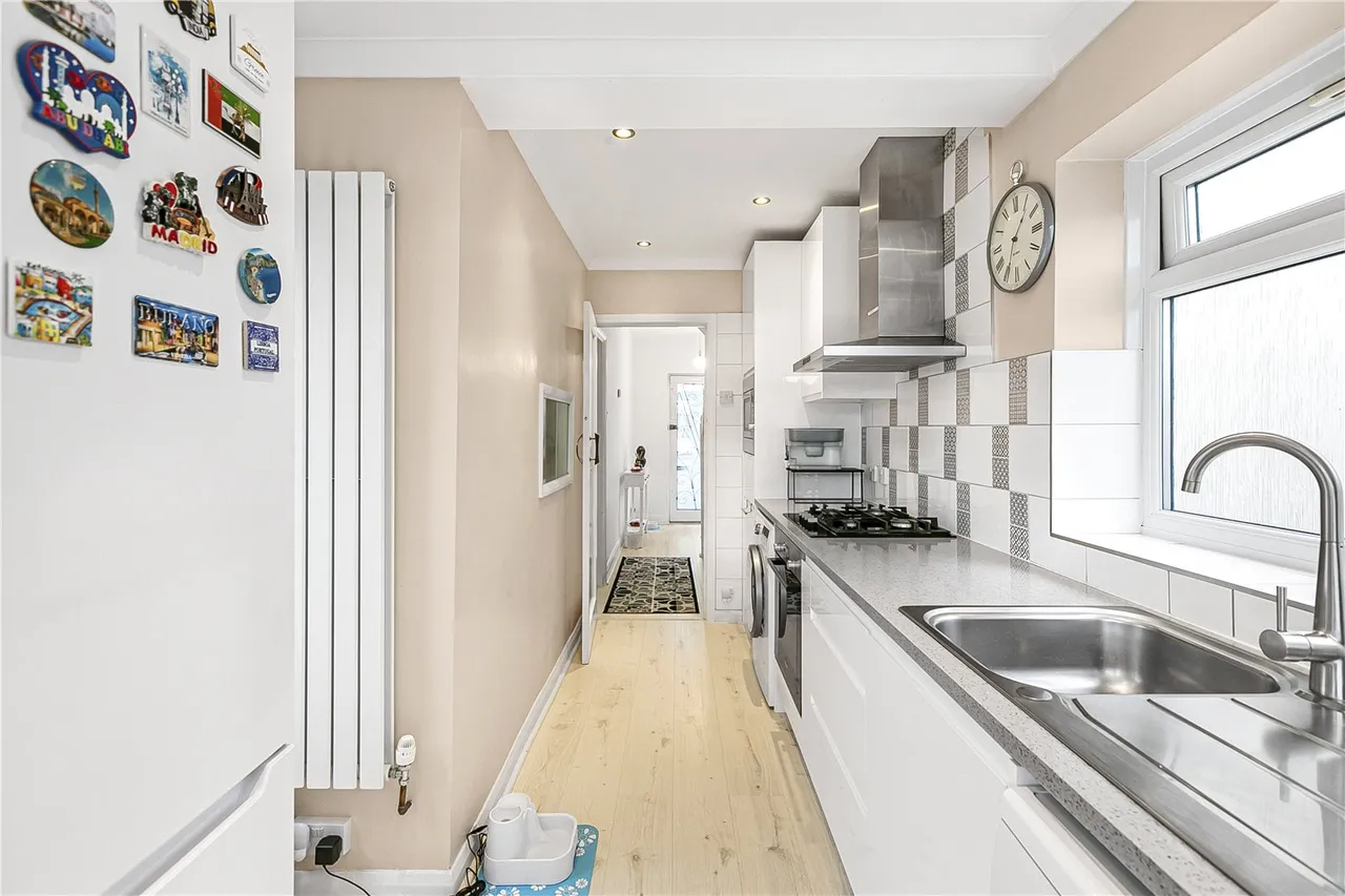 Connaught Avenue, Hounslow, TW4, photo 10