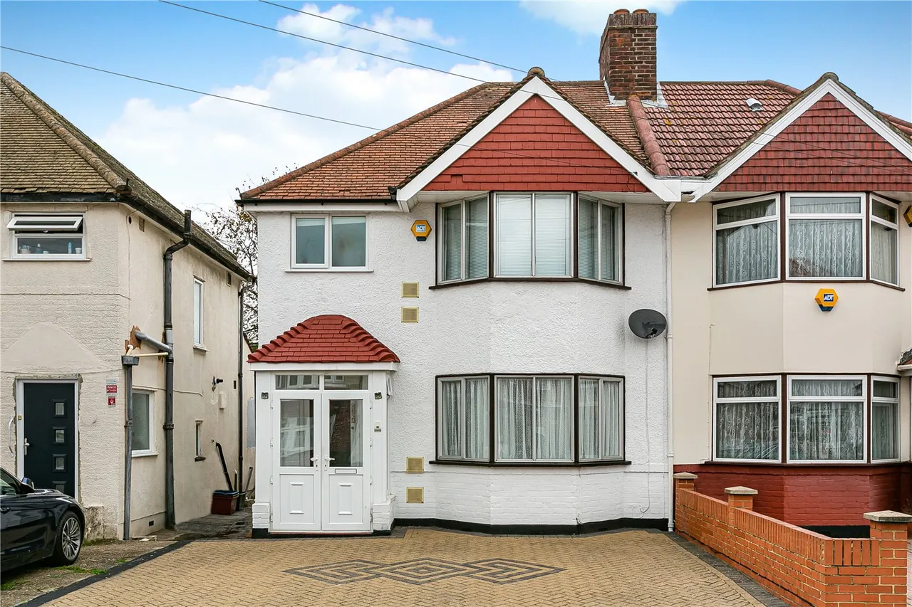 Connaught Avenue, Hounslow, TW4, photo 19