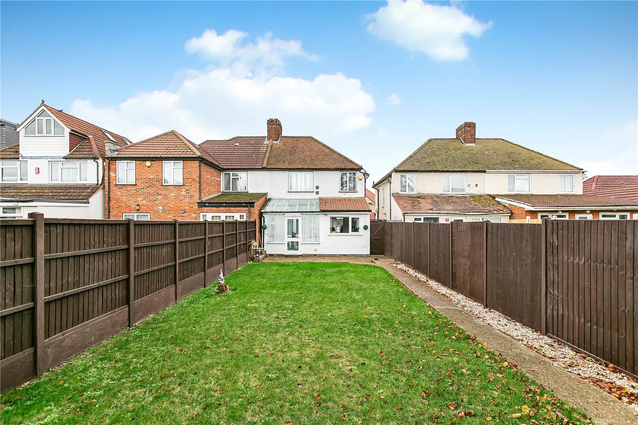 Connaught Avenue, Hounslow, TW4, photo 16
