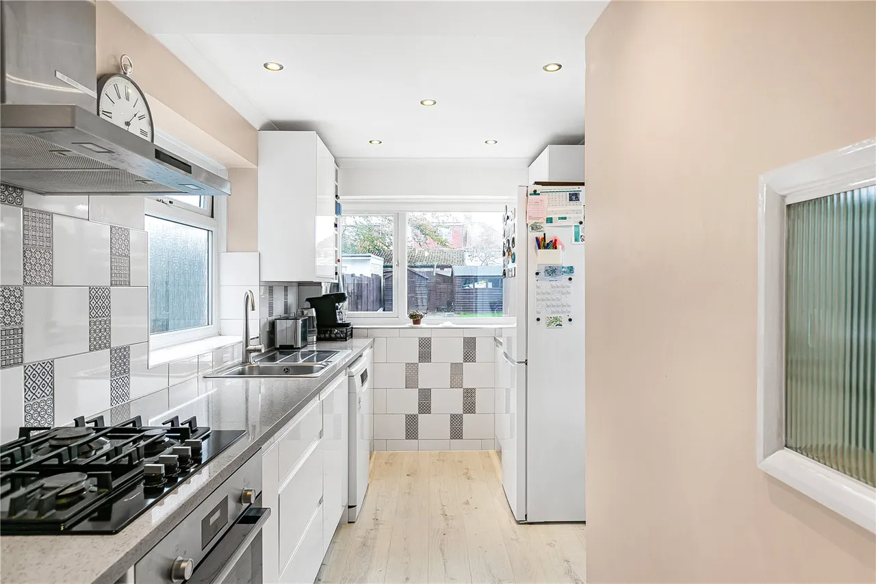 Connaught Avenue, Hounslow, TW4, photo 9