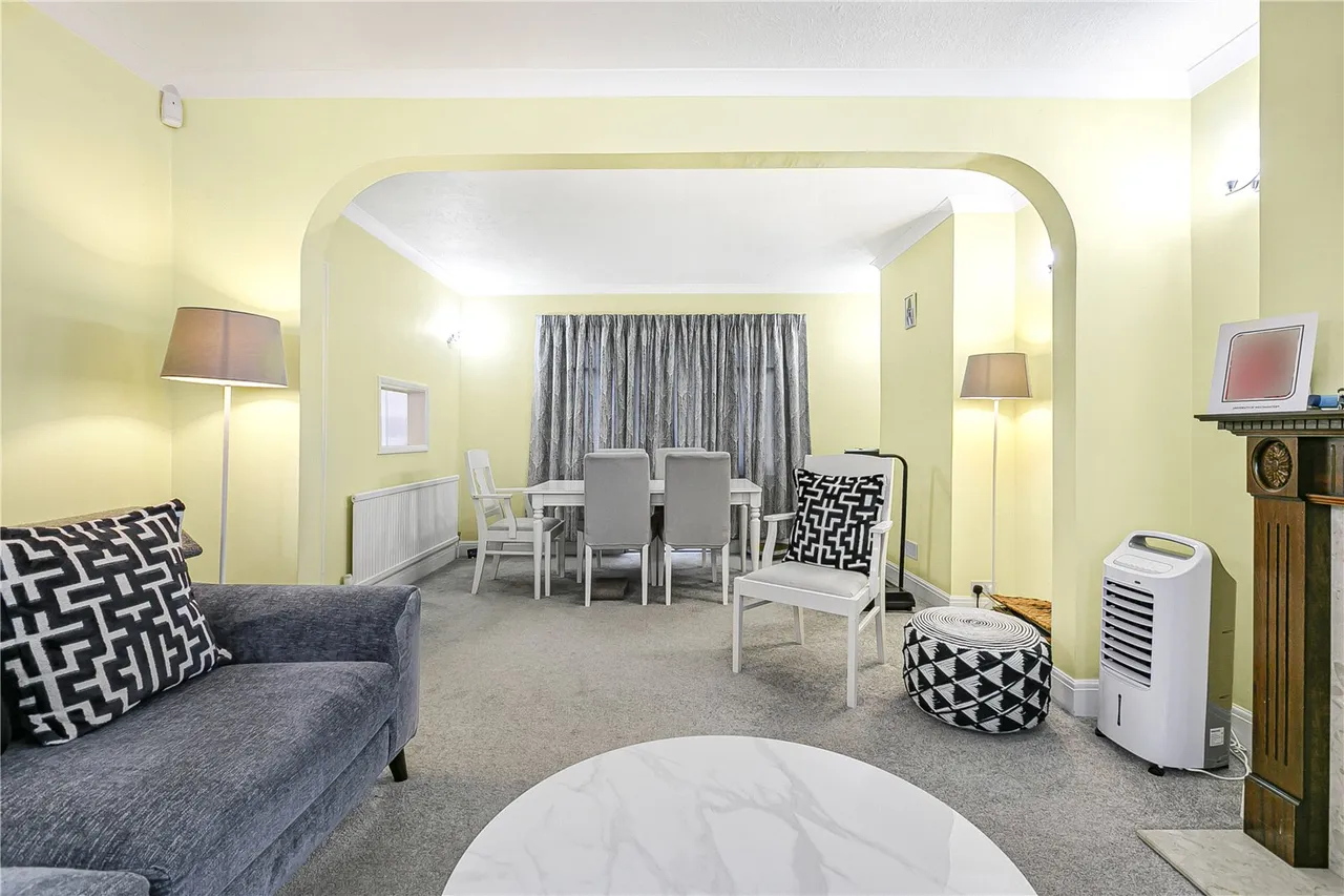 Connaught Avenue, Hounslow, TW4, photo 6