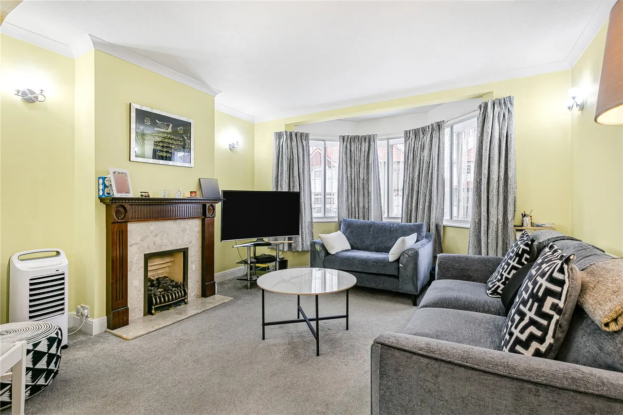 Connaught Avenue, Hounslow, TW4, photo 7