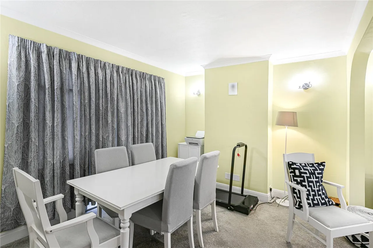 Connaught Avenue, Hounslow, TW4, photo 8