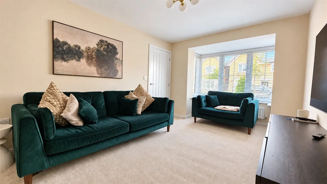 Dalton Place, Halewood, L26, photo 9