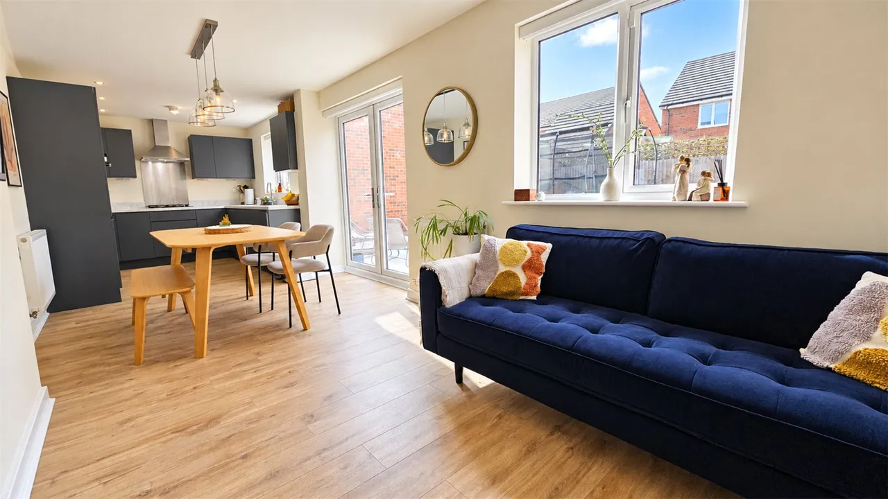 Dalton Place, Halewood, L26, photo 8