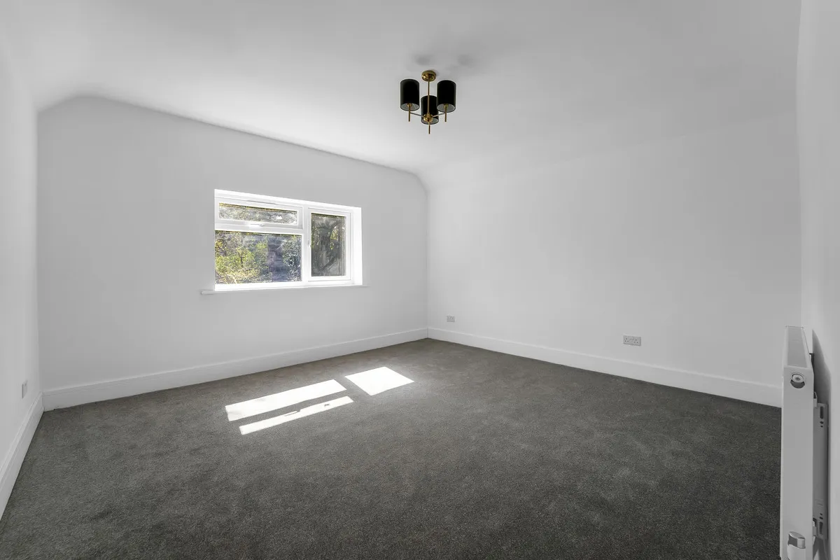 Uxbridge, UB10, photo 16