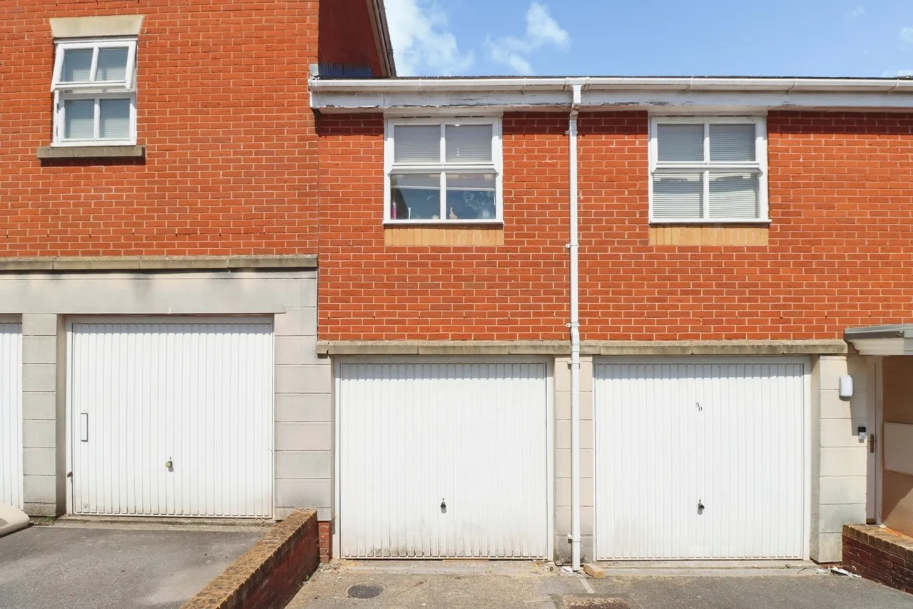 Hallen Close, Emersons Green, Bristol, BS16, photo 2