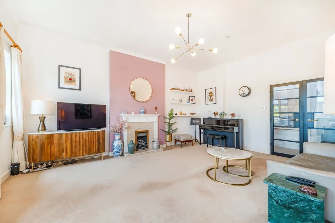 Balfour Road, Weybridge, KT13, photo 2