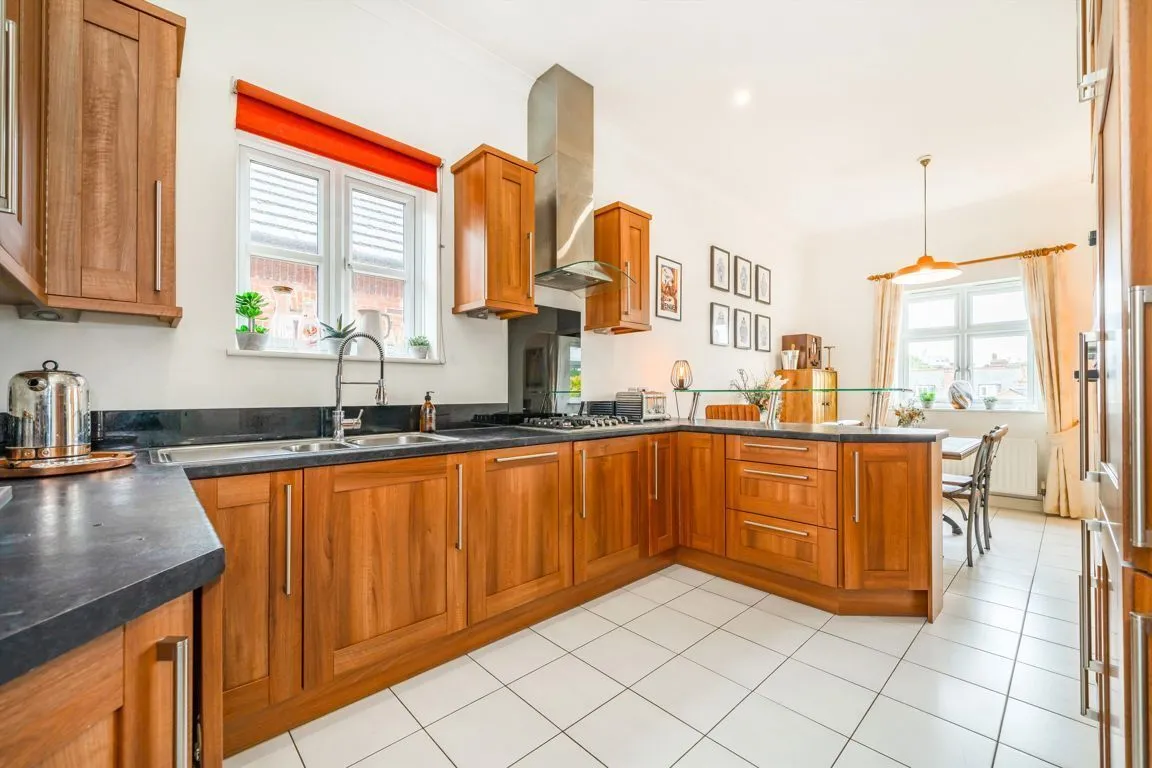 Balfour Road, Weybridge, KT13, photo 3