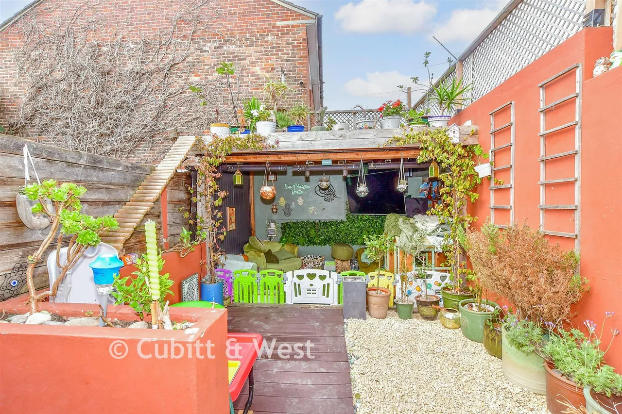 Francis Avenue, Southsea, PO4, photo 9