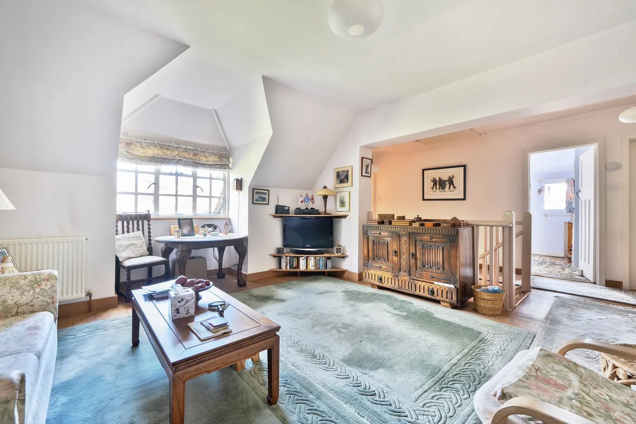 Dodsley Grove, Easebourne, GU29, photo 10
