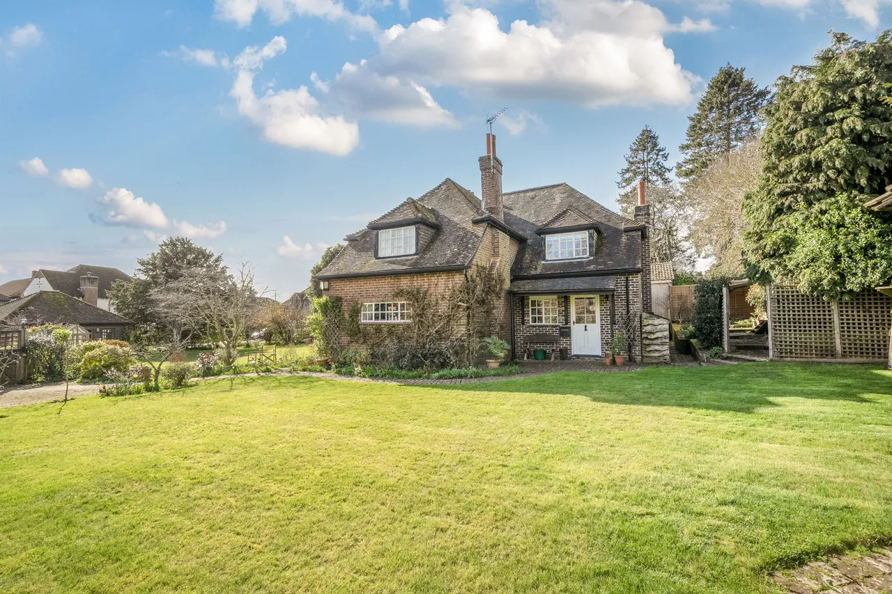 4 bed property for sale, Dodsley Grove, Easebourne, GU29