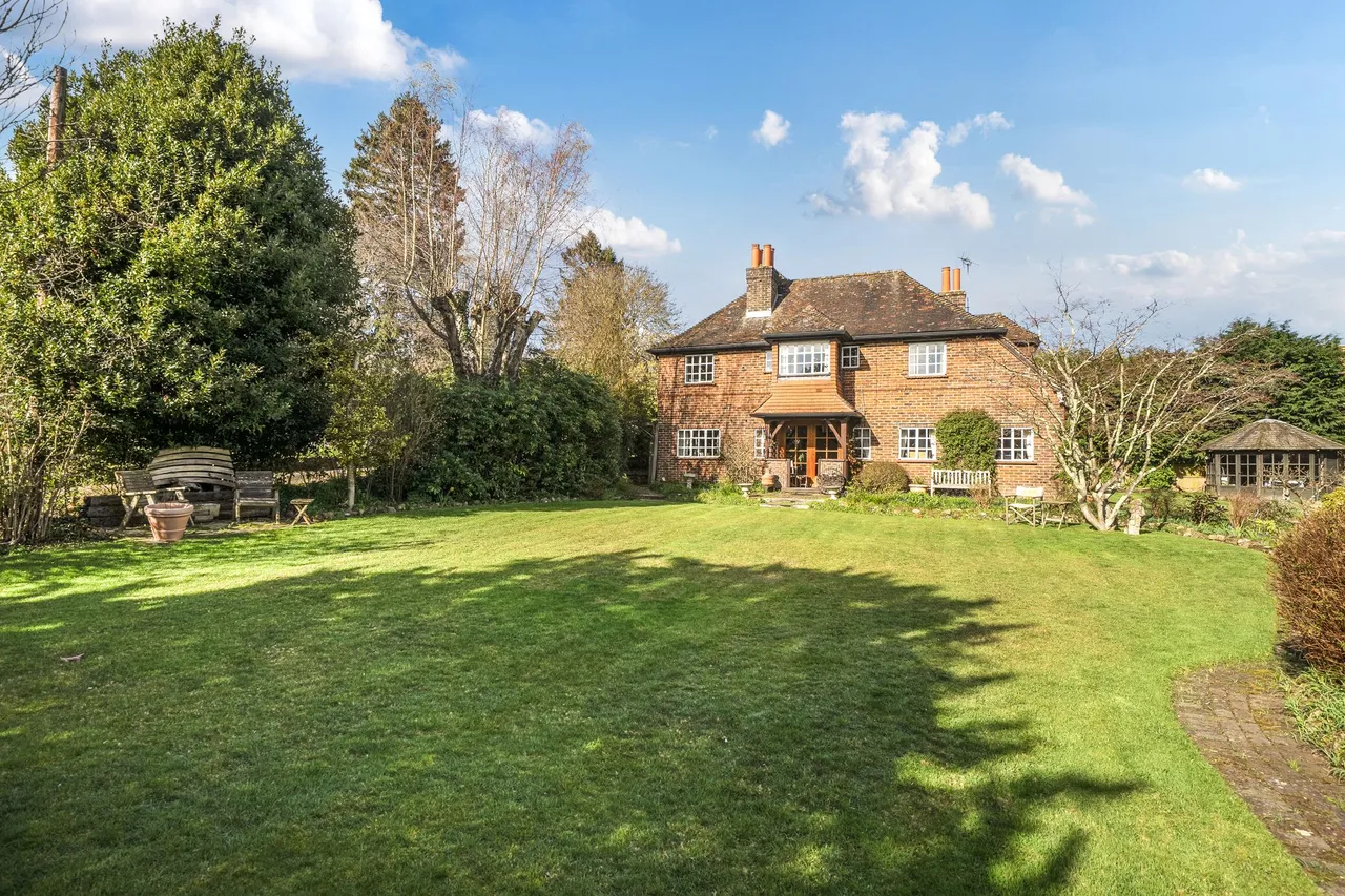 Dodsley Grove, Easebourne, GU29, photo 15