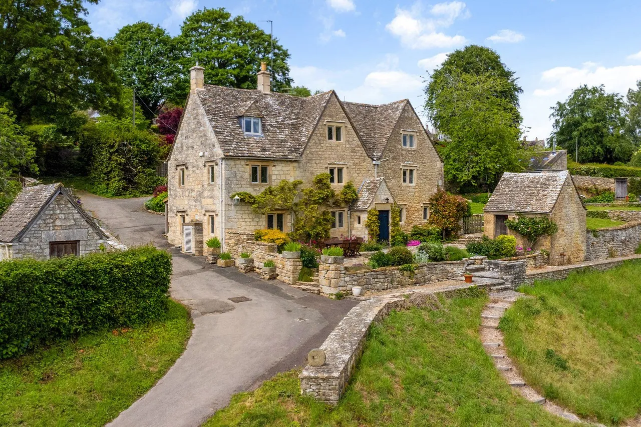 4 bed house for sale — Painswick Road, Pitchcombe, Gloucestershire, GL6 6DS