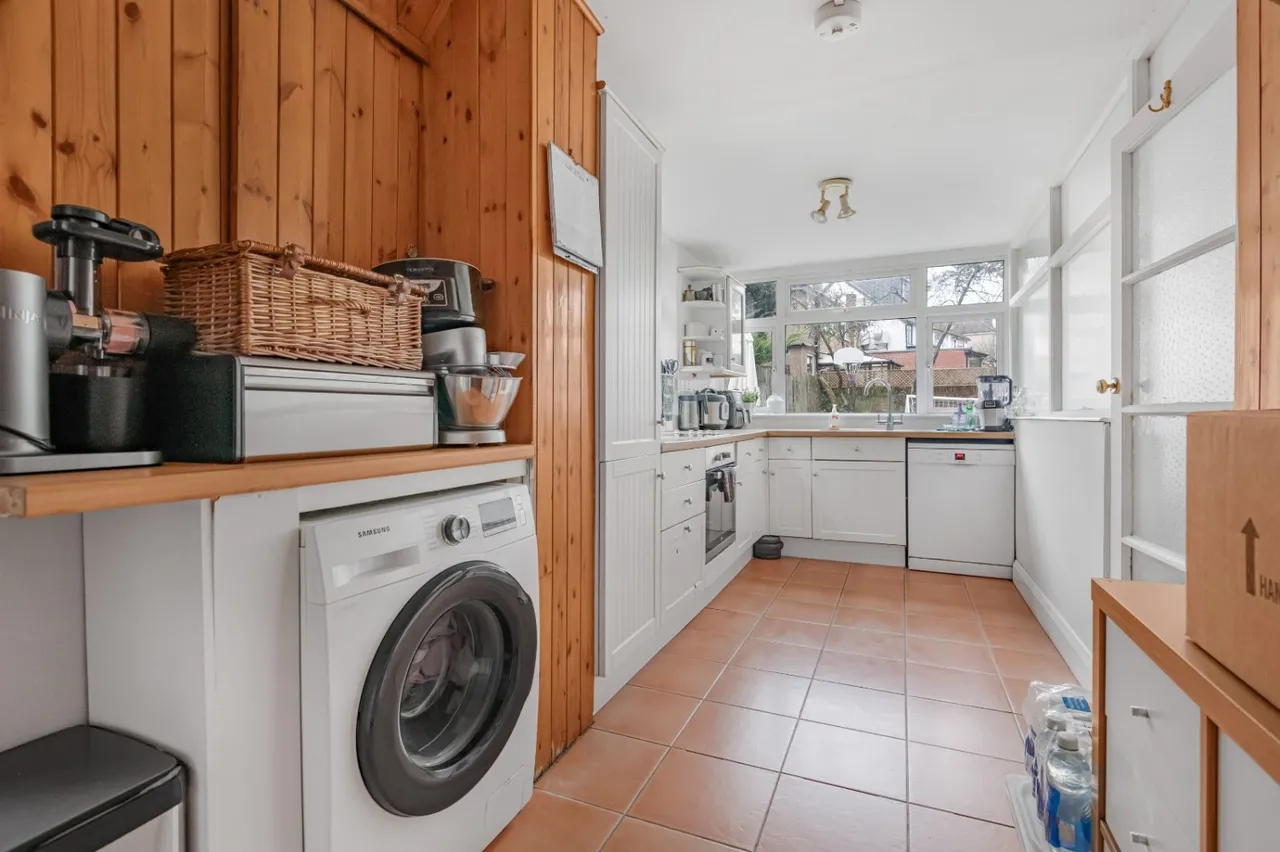 Marsh Lane, Stanmore, HA7, photo 2