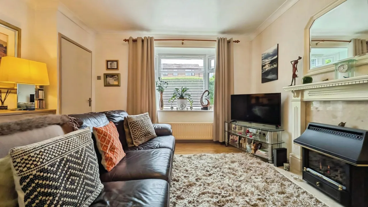 Larch Grove, Lees, OL4, photo 14