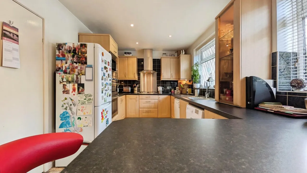 Larch Grove, Lees, OL4, photo 18