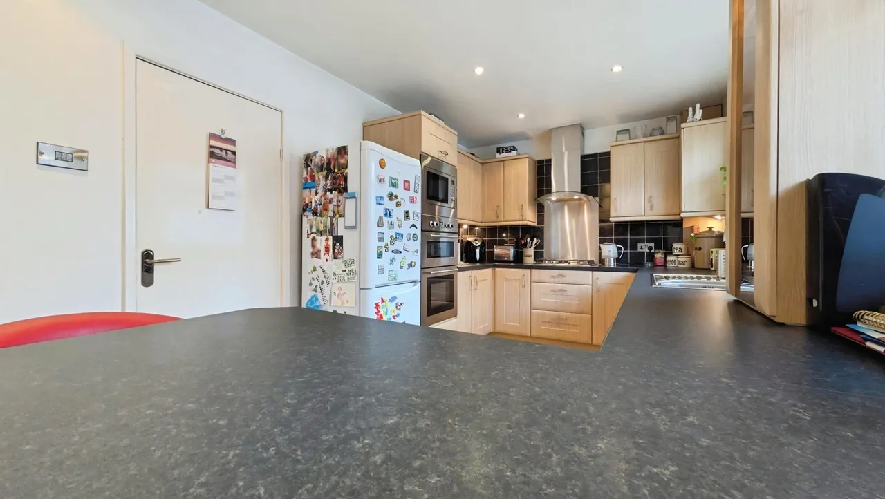 Larch Grove, Lees, OL4, photo 19