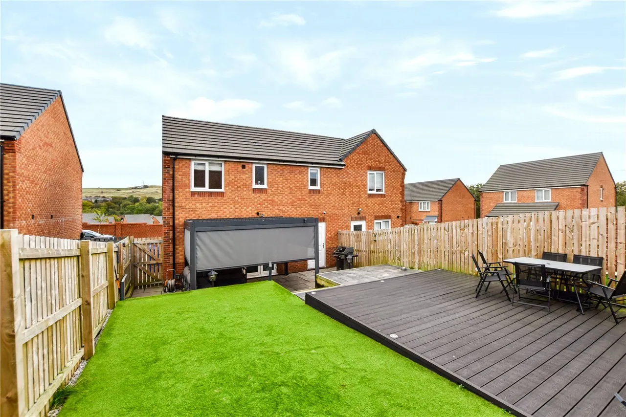 Skein Street, Whitworth, OL12, photo 18