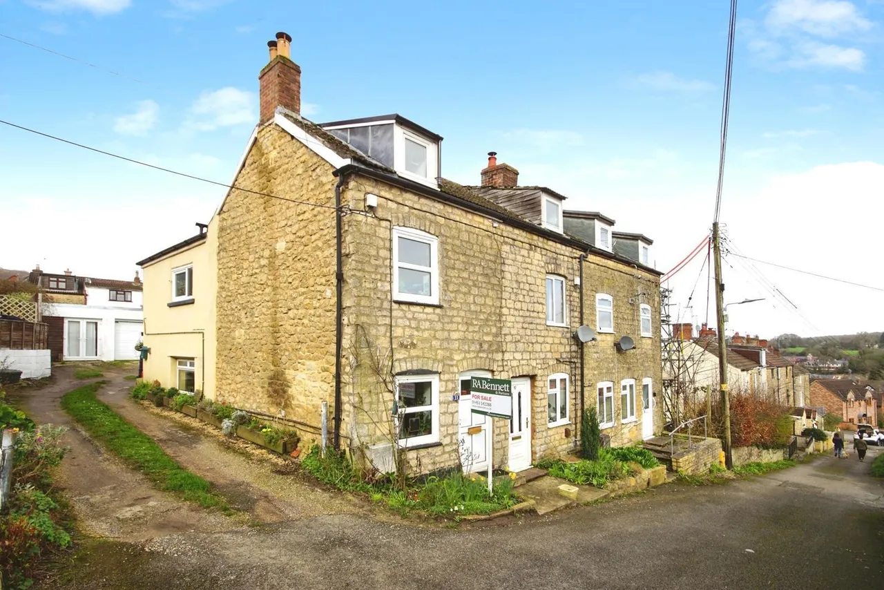 2 bed house for sale, Fortfields, Dursley, GL11