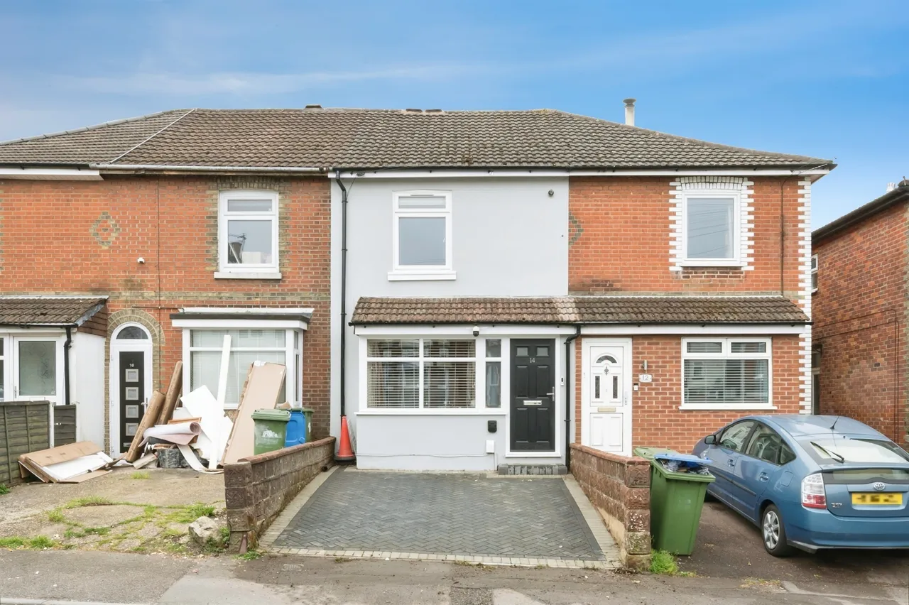 3 bed house for sale — Weston Grove Road, Southampton